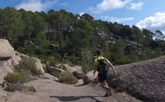 John running to Conca